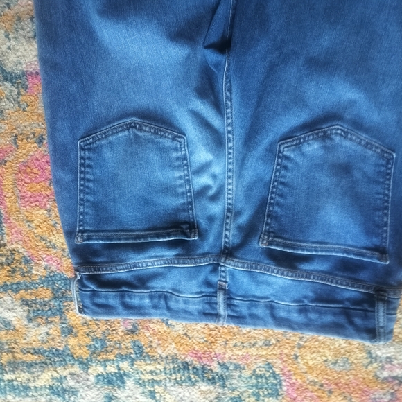 Kut from the Kloth Dark Blue Flare Jeans - Picture 5 of 6